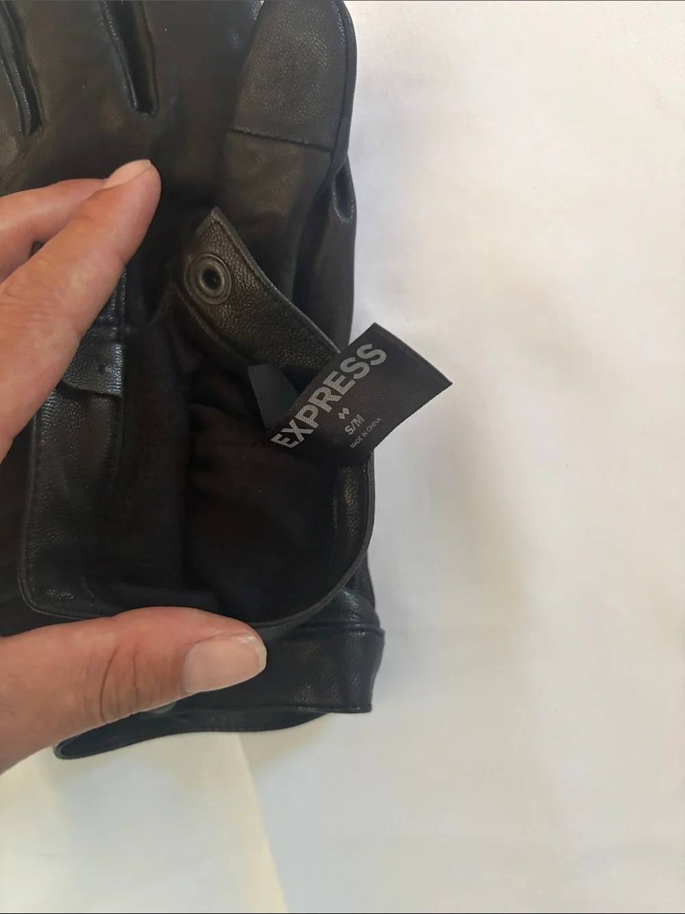 Express Women’s Gloves with Snap Detail